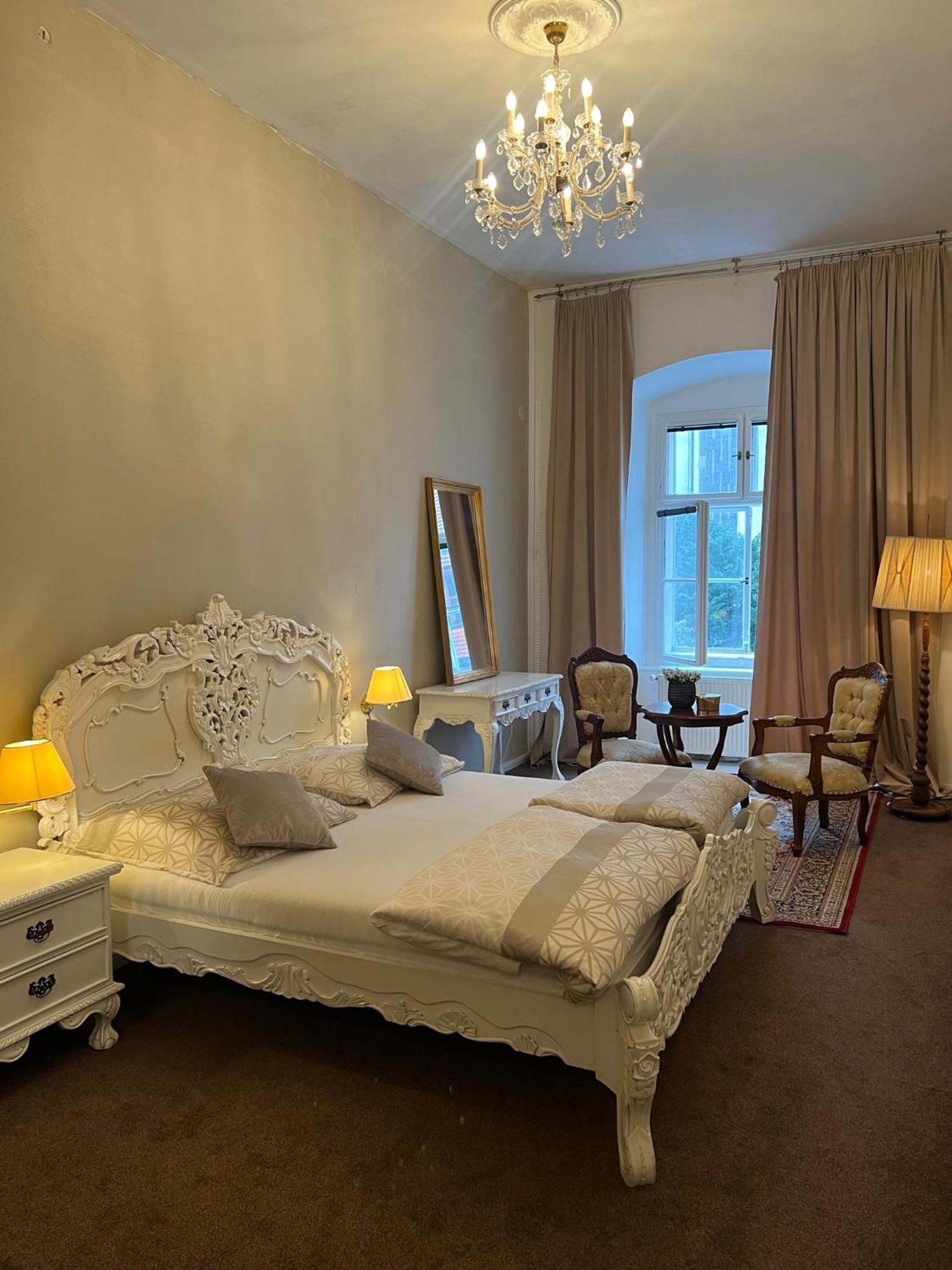 Csaky Palace 2 Bratislava Ngoại thất bức ảnh